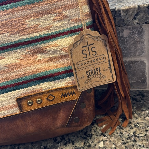 STS SERAPE COLLECTION - Picture 2 of 6